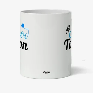Vue de dos du mug montrant la seconde impression #Super Tonton et la mention Mugtee